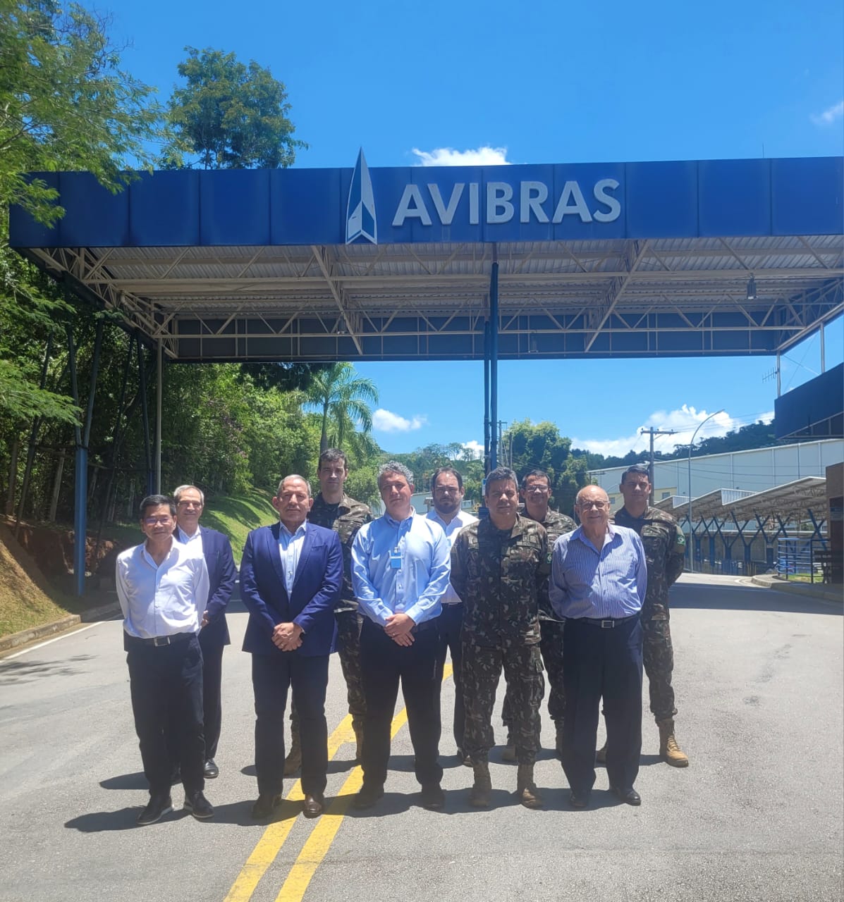 Brazilian Army and Avibras strengthen cooperation in strategic projects